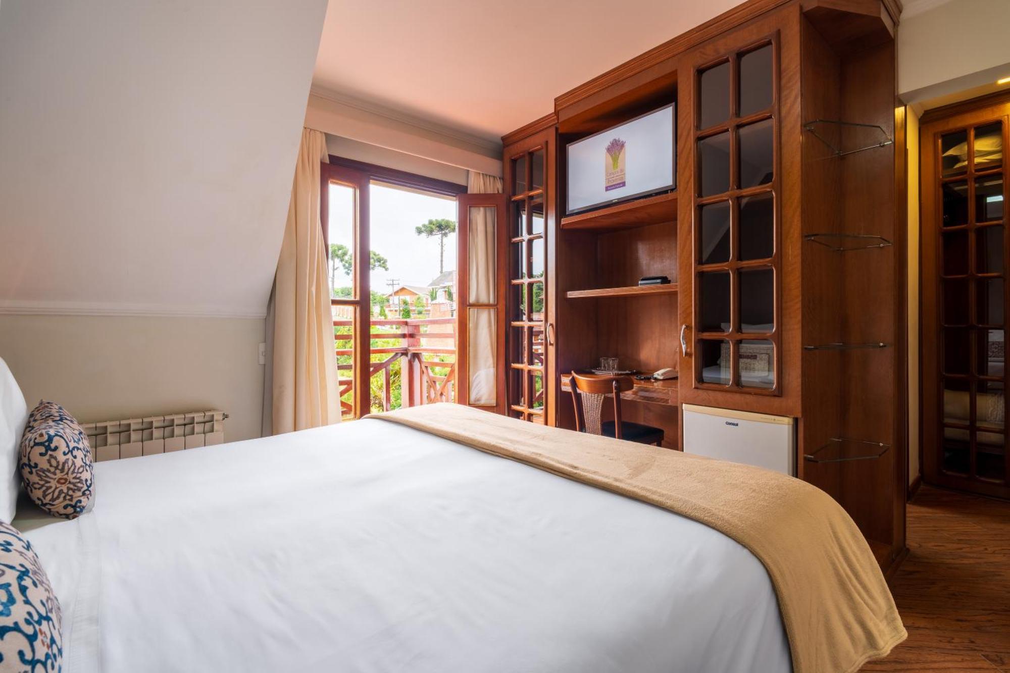 Pensão Campos De Provence 4*
